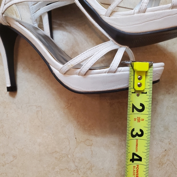 Strappy Snakeskin/reptile print women's heels - Picture 14 of 16